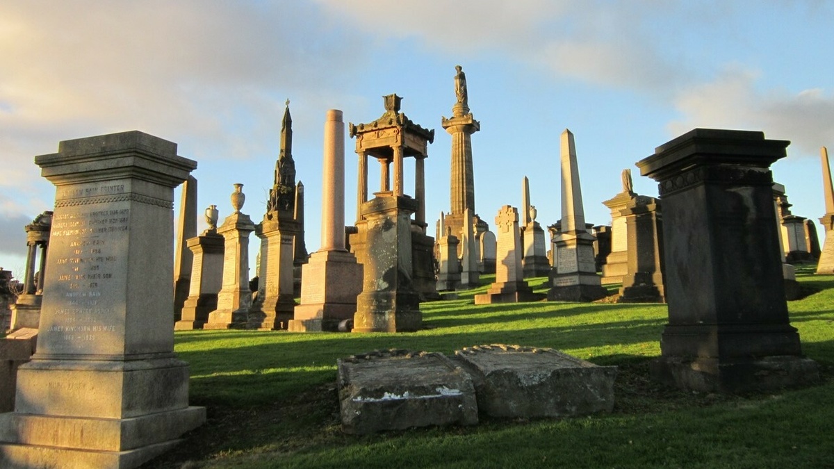 A photo of a graveyard.